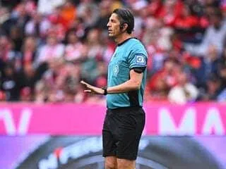 Deutschlands Schiedsrichter Deniz Aytekin beendet 18‑jährige Karriere