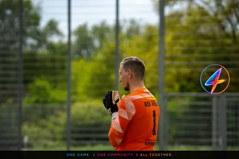 Markus Krösche reflektiert die Saison, definiert Erwartungen für neuen Trainer