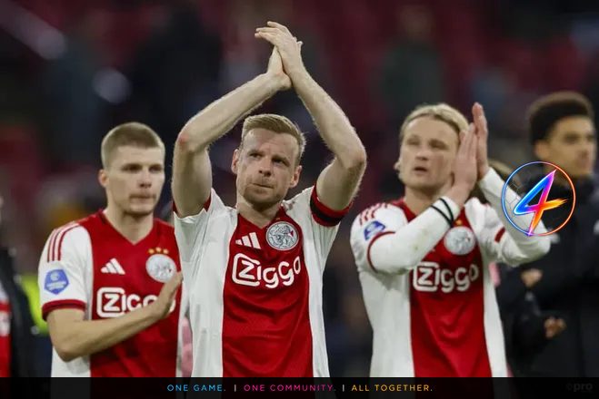 Former Players Janssen and Boulahrouz Criticise Ajax After Draw