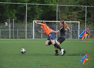 Nederland bekritiseerd om oranje tenue na Japan-wedstrijd