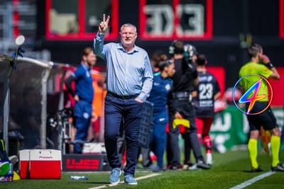 Ron Jans Overwhelmed by FC Utrecht Fans' Farewell
