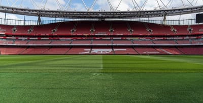 Arsenal Holds XXL London Parade After Defeat